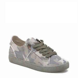 DOLCE VITA CAMO SNEAKERS